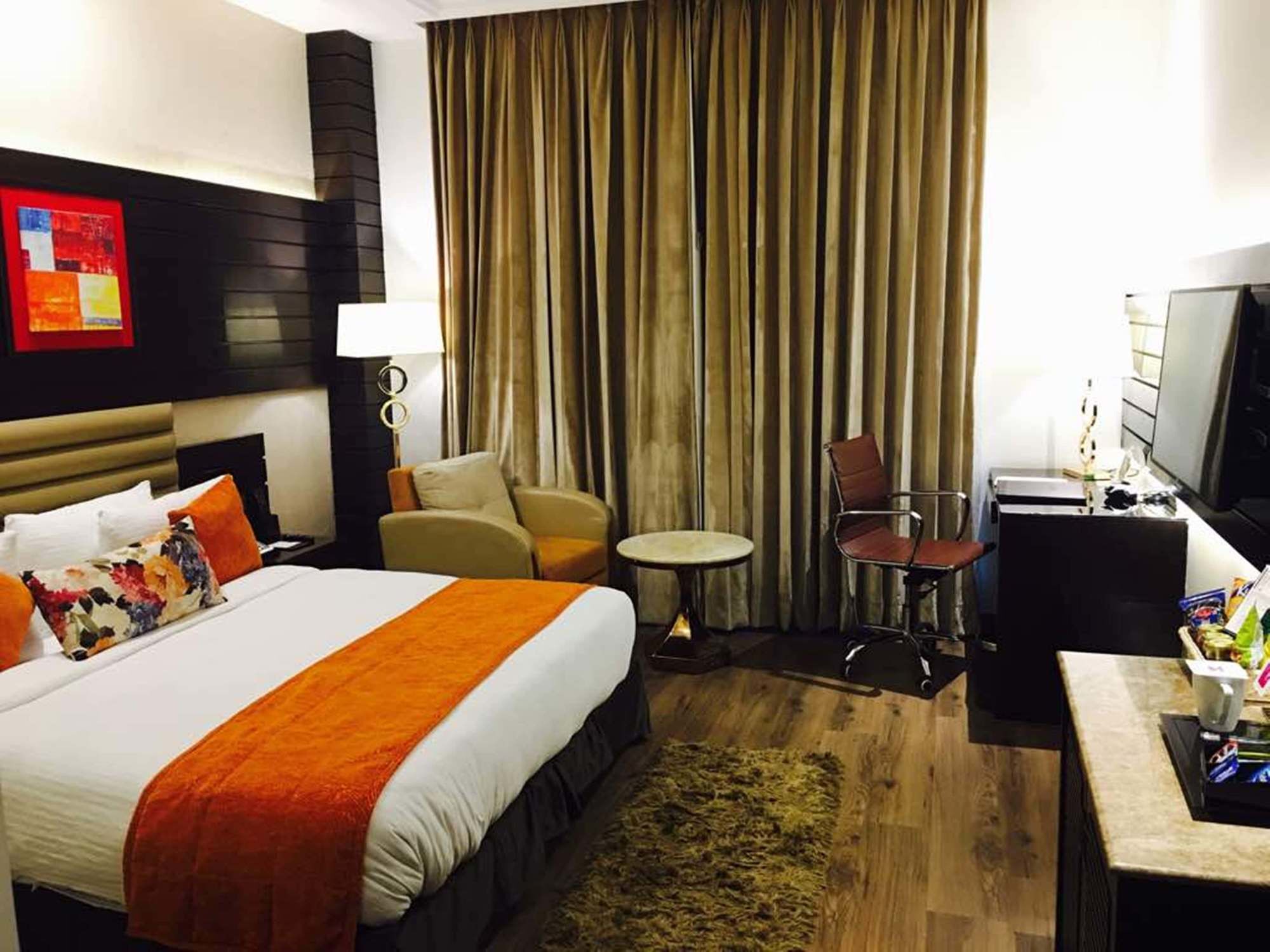 Regenta Central Amritsar Ngoại thất bức ảnh